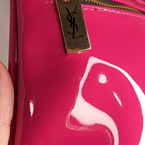 EUC YVES SAINT LAURENT YSL BARBIE CORE PINK PATENT LEATHER ZIPPY POUCH - Picture 2 of 9